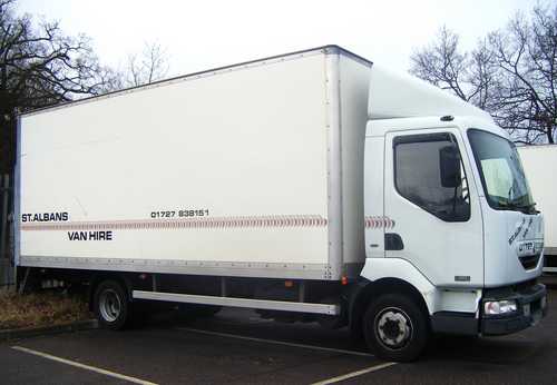 Hire a DAF/Ford Iveco 7.5 tonne Box Lorry with tail lift (carrying weight 2.5 tonnes)